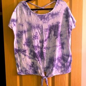 Tie dye short sleeve top with tie front closure